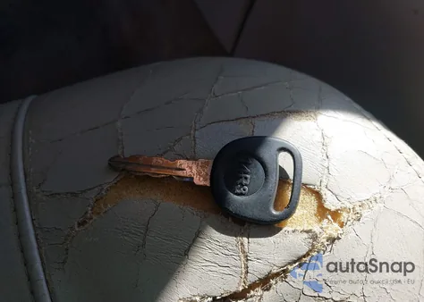 2002 Chevrolet Suburban 1500 Lt from USA, damaged, VIN 3GNFK16Z62G243690